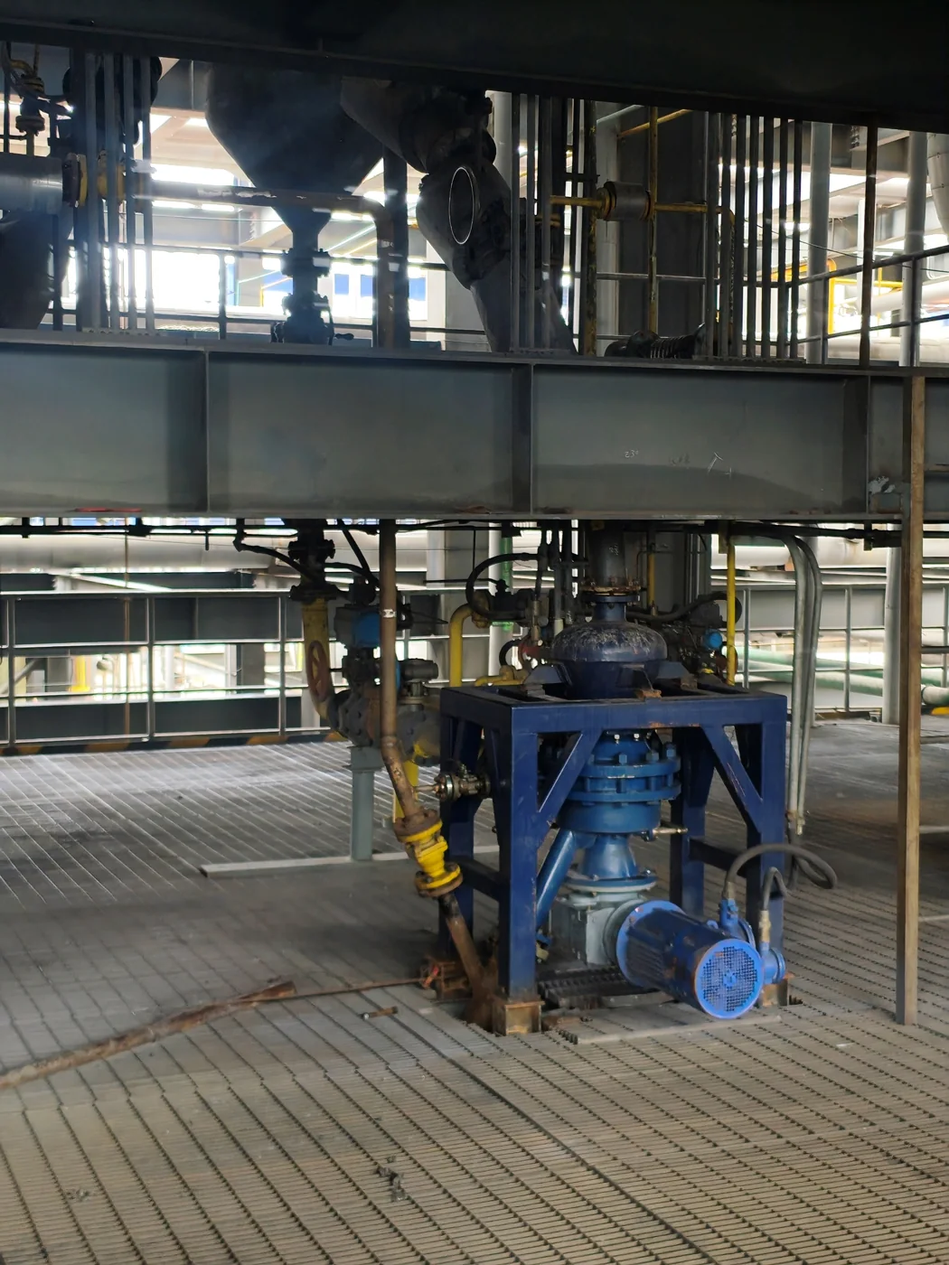 The feeding system installed in a synthesis plant