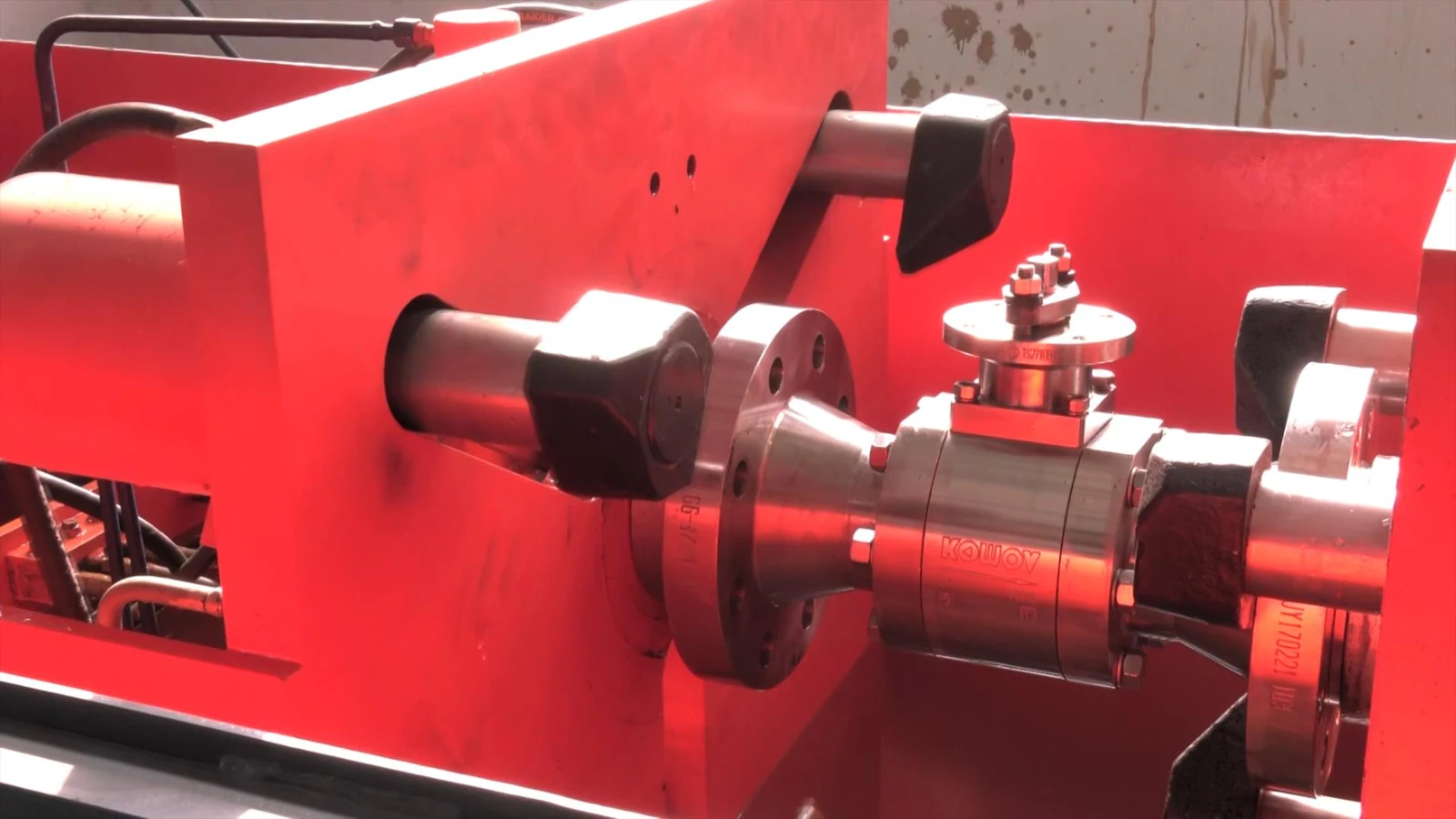 Valve mounted on a pressure-test rig at KOWOV